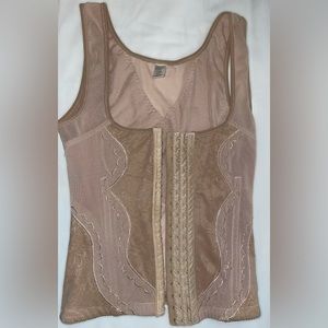 Medium corset/shape wear